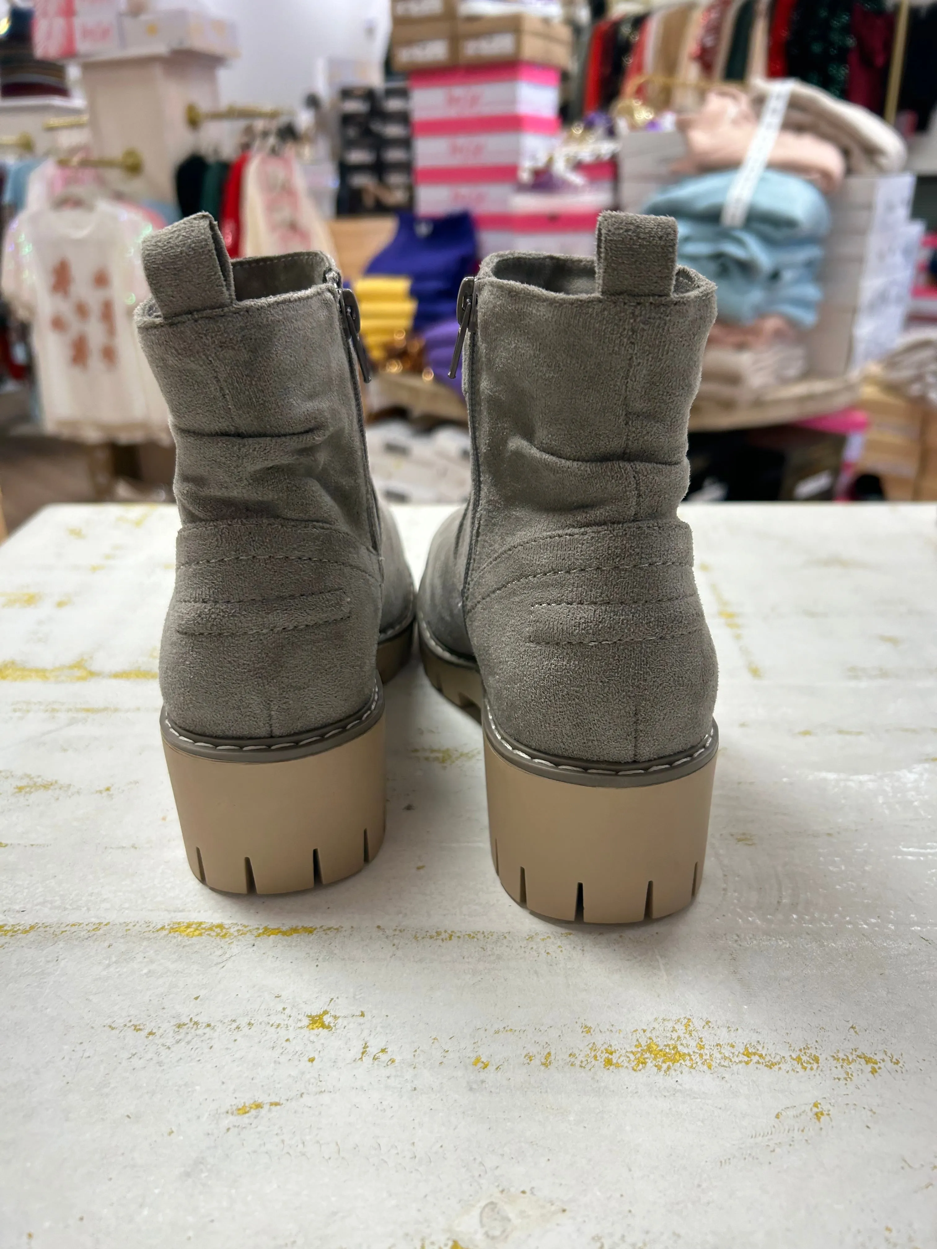 DASHING BOOTIES