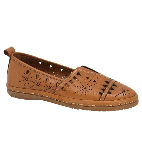 Everly Women's Emily 01 Slip Ons- Tan