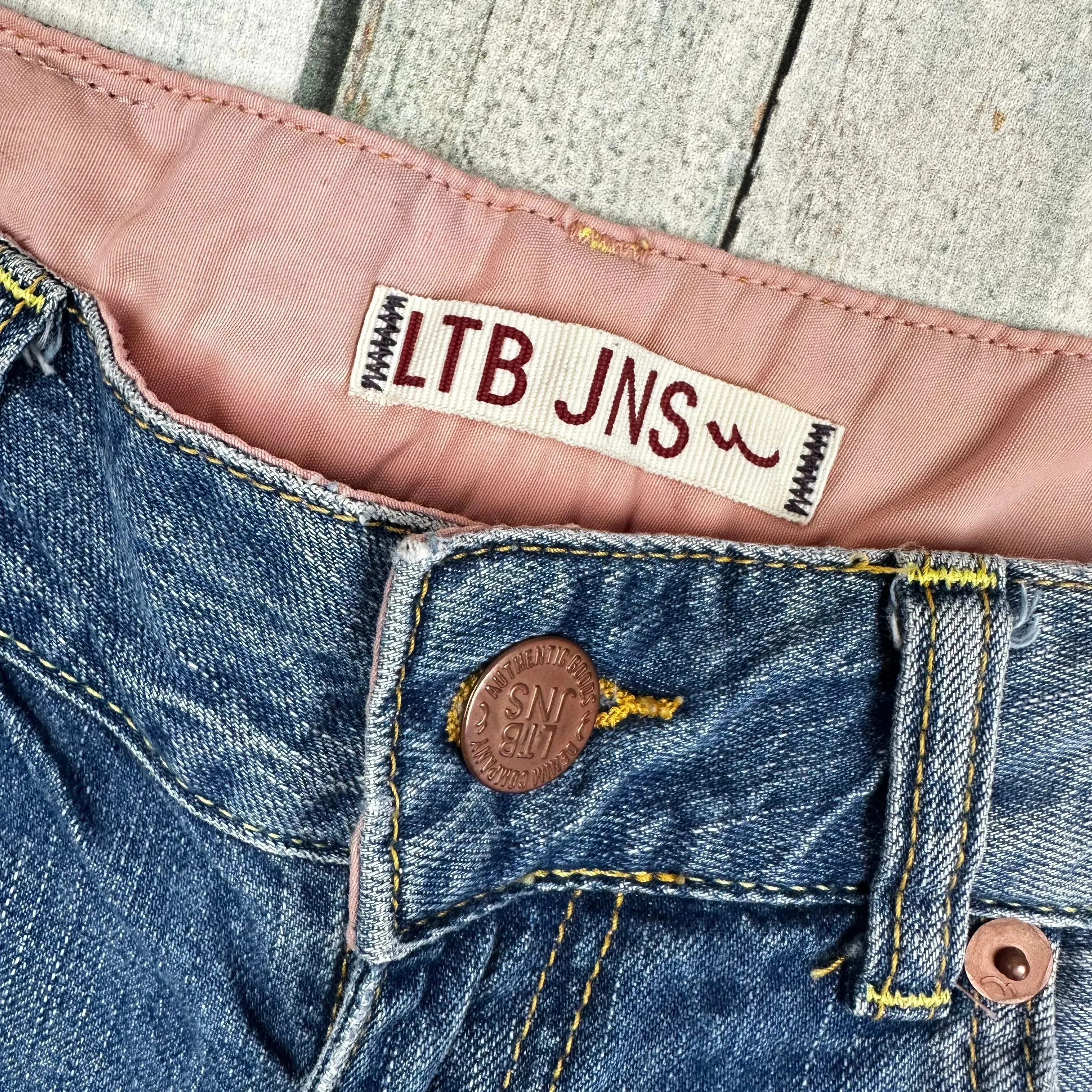 LTB Ladies Low Rise Mini Shorts -Size S