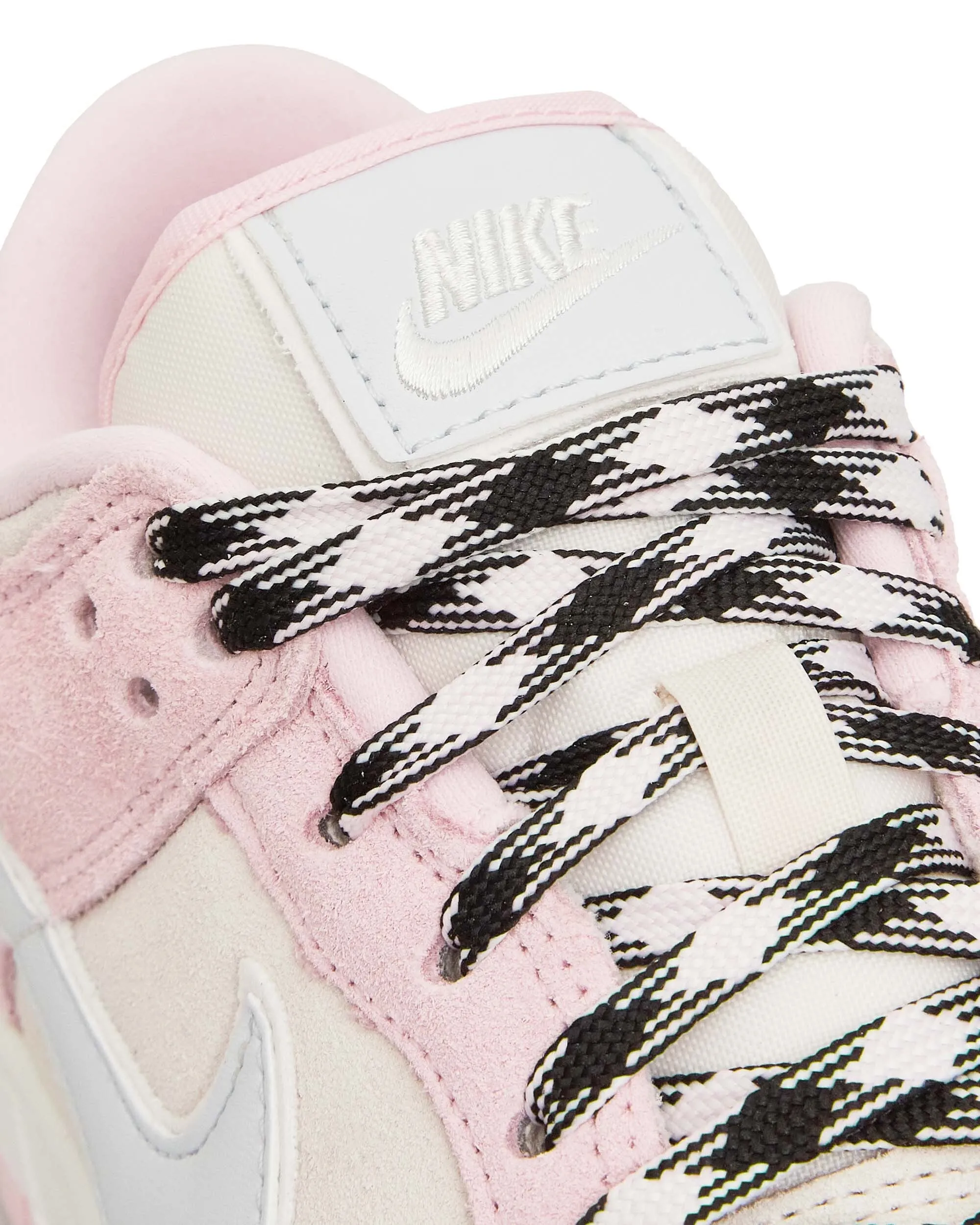 WMNS Dunk Low LX Sneakers Pink Foam