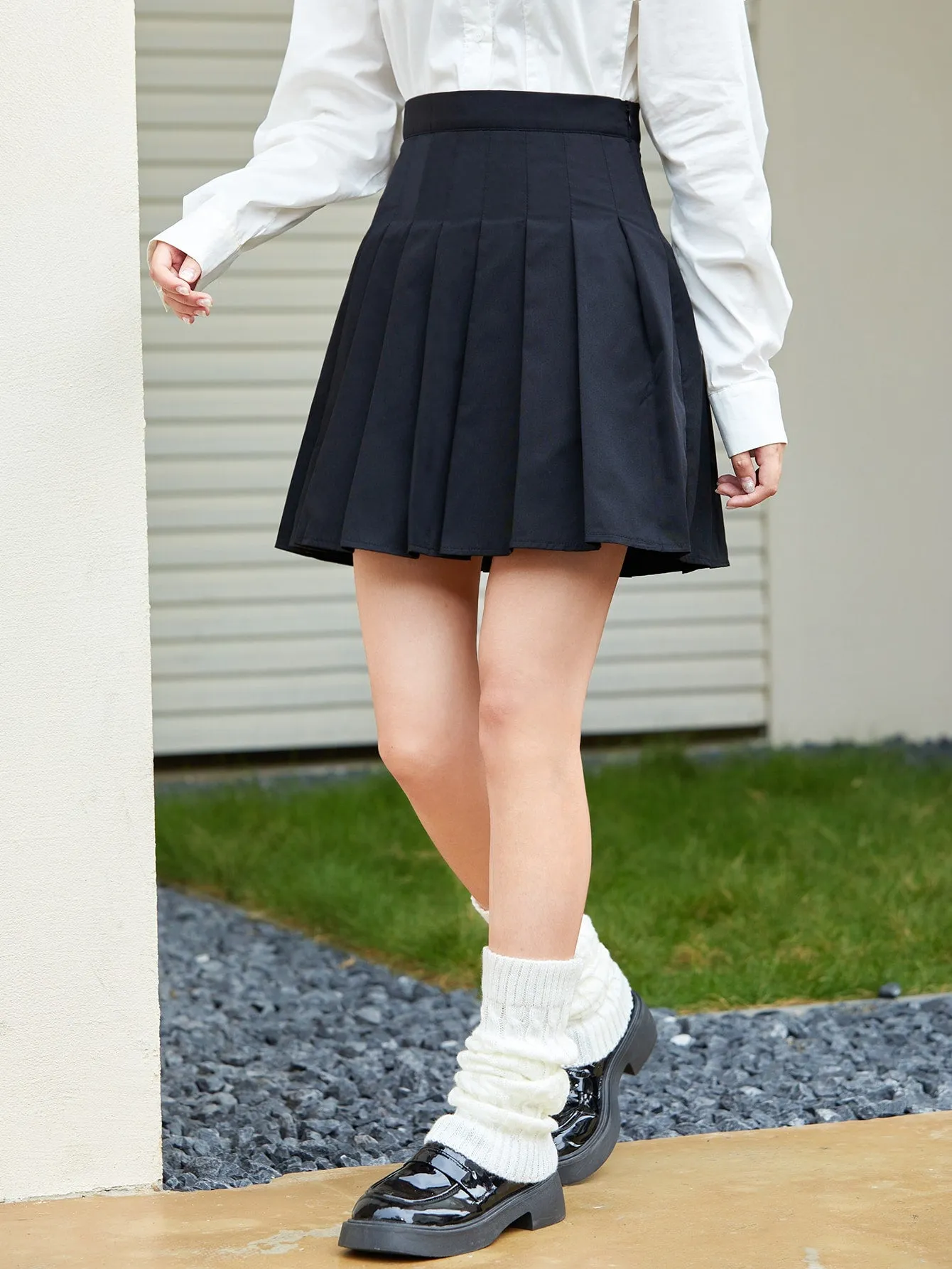 Zip Side Pleated Skirt