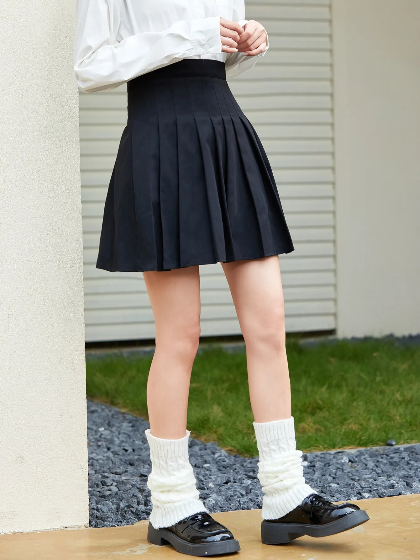 Zip Side Pleated Skirt